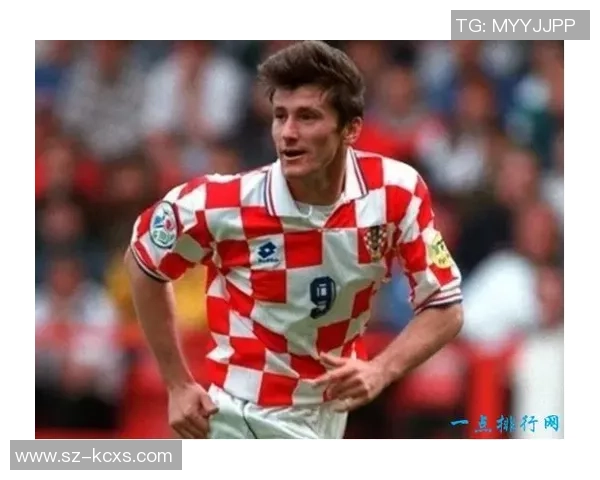 足球明星日常穿戴风格揭秘时尚潮流与运动舒适的完美结合